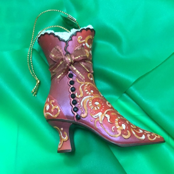 “Lady in Waiting” Heirloom Collectible Ornament Boot - Picture 11 of 15